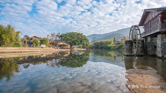 Private car charter tour from Xiamen to Tianluokeng, Yunshuiyao, Yongding, Chuxi Tulou, and Chengqilou
