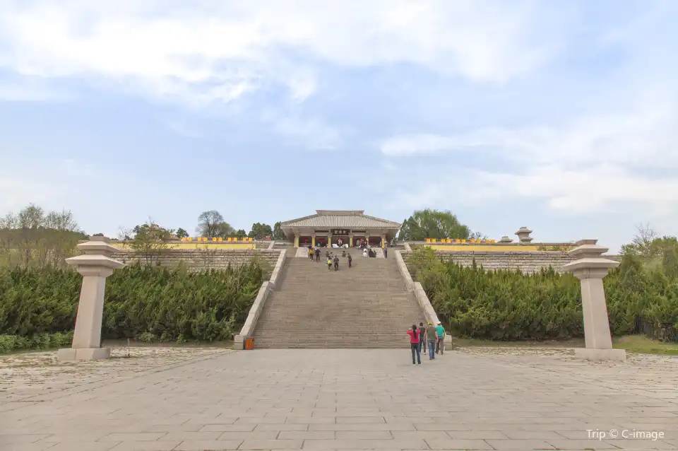 5_The Mausoleum of Yellow Emperor