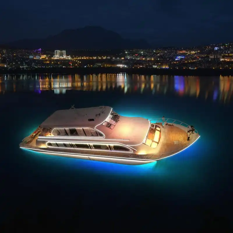 Hotels near Emerald Wave Cruise
