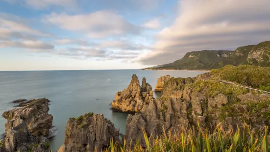 Pancake Rocks and Blowholes Walk