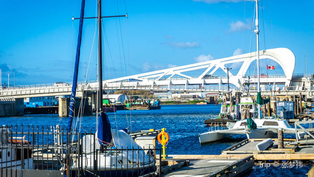 Johnson Street Bridge