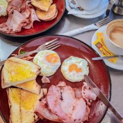 Salvatores Cafe User Photo