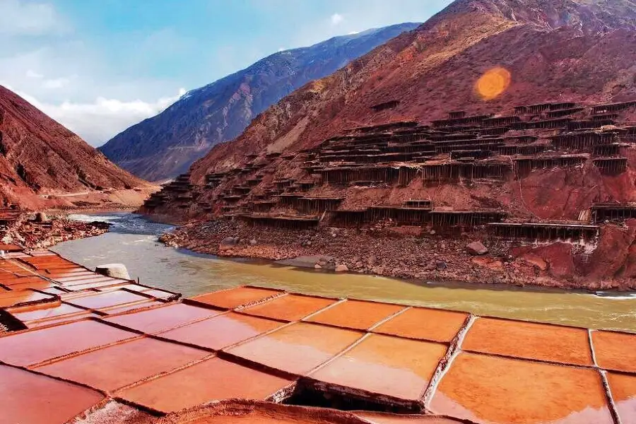 Xizang Yanjing Millennium Ancient Salt Field