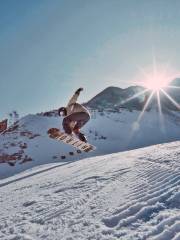 Phoenix Ridge Ski Resort at Baolong Mountain