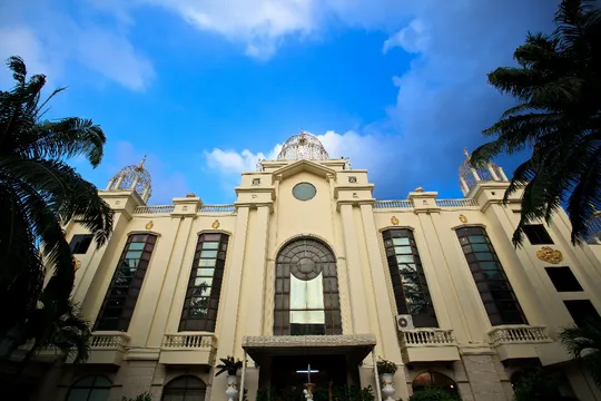 1_Golden Dome Cabaret Show