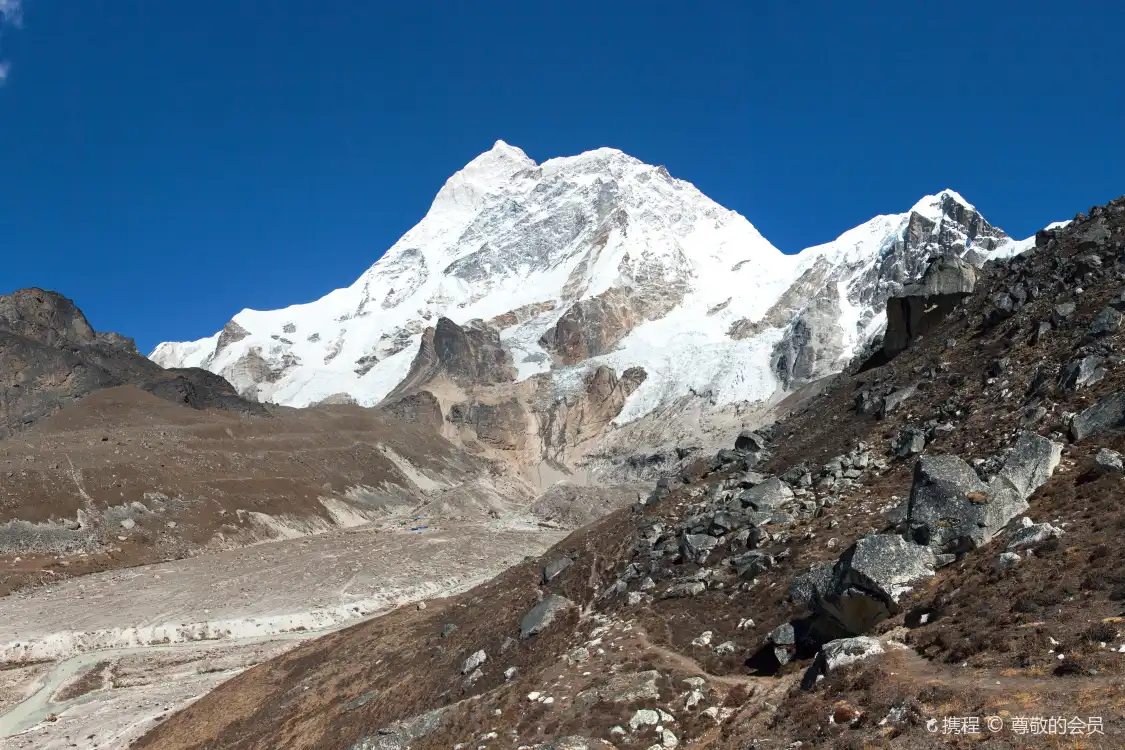 Hotels near Makalu