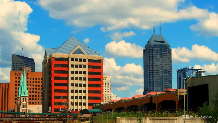 Hotel dekat The Bank of America Stadium