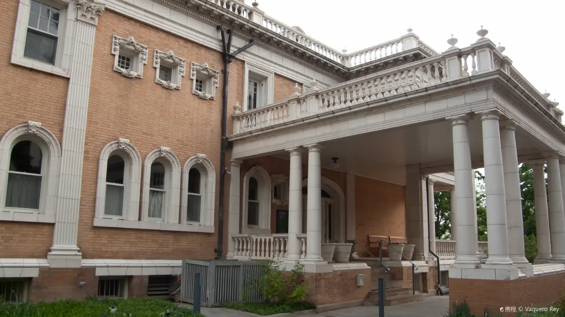 Hotels near Grant-Humphreys Mansion
