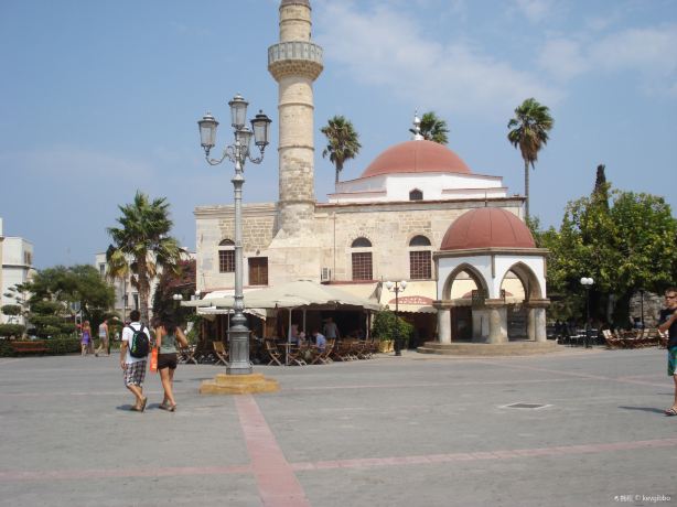 Eleftherias Central Square