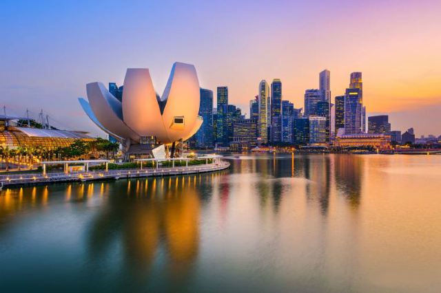 Singapore: The Garden City at the Crossroads of the World