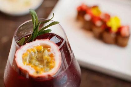 Travellers Kitchen & Bar