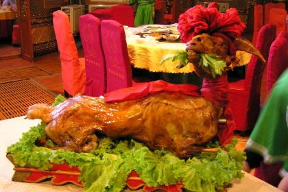 乌兰布统龙腾山庄特色民宿(迎宾路分店)