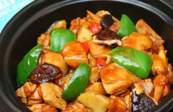 中騰黃燜雞米飯