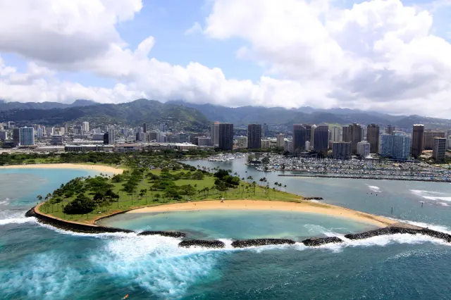 Ala Moana Beach Park: Honolulu Local's Top district