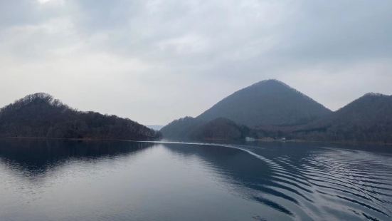 國立公園囊括了幾個著名的湖和很多知名景點，沒有門票完全免費，