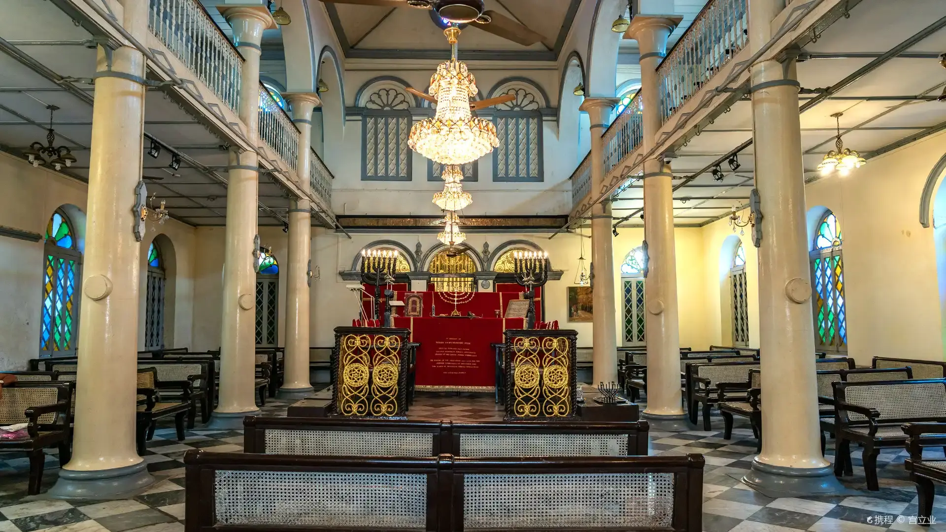 Hotels near Musmeah Yeshua Synagogue