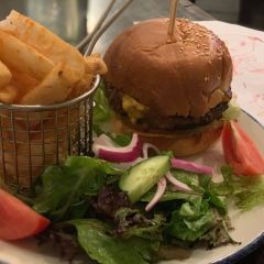 Grill Steak Seafood on Hardware Lane 여행 사진