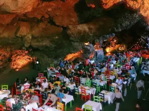 La Gruta Restaurant