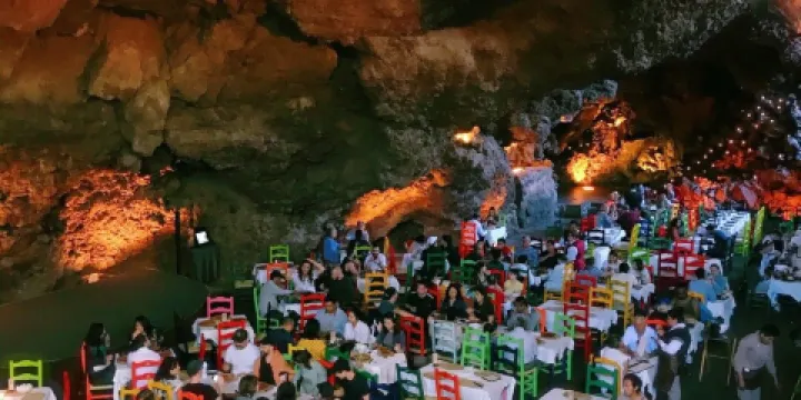 La Gruta Restaurant