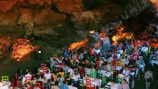 La Gruta Restaurant