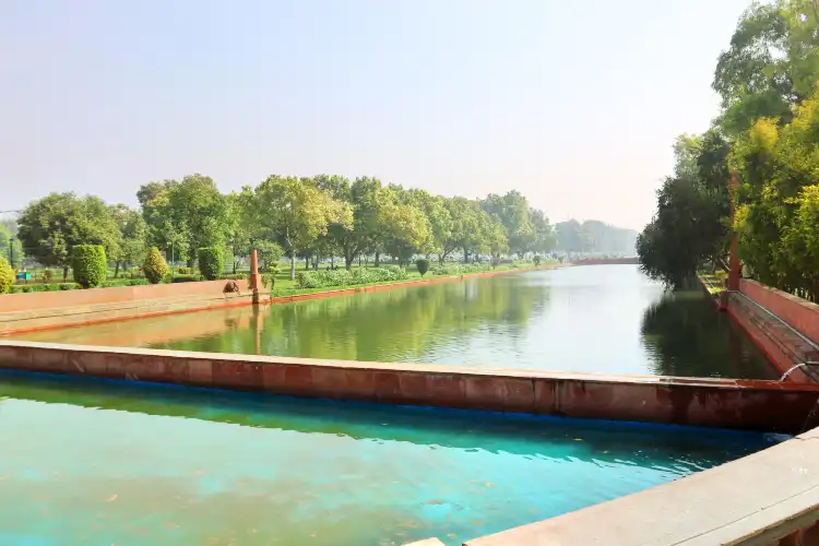 Hotel dekat Mughal Gardens