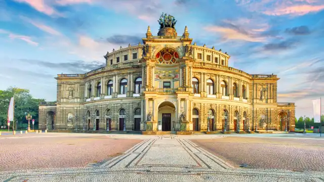 Hotels near Semperoper Dresden