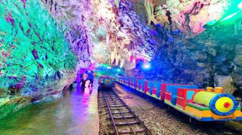 Yishui Cave