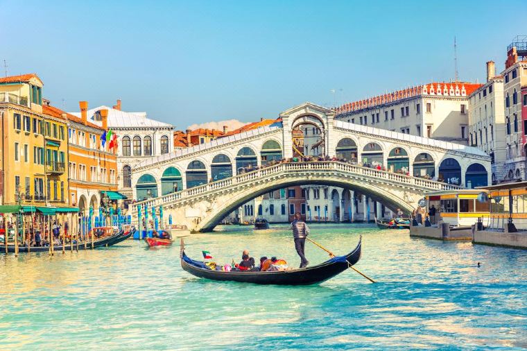 Rialto Bridge of Venice
