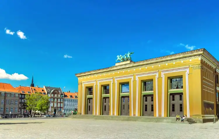 Hotels near Thorvaldsens Museum