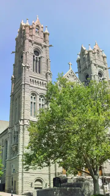 鄰近馬德琳主教座堂的酒店