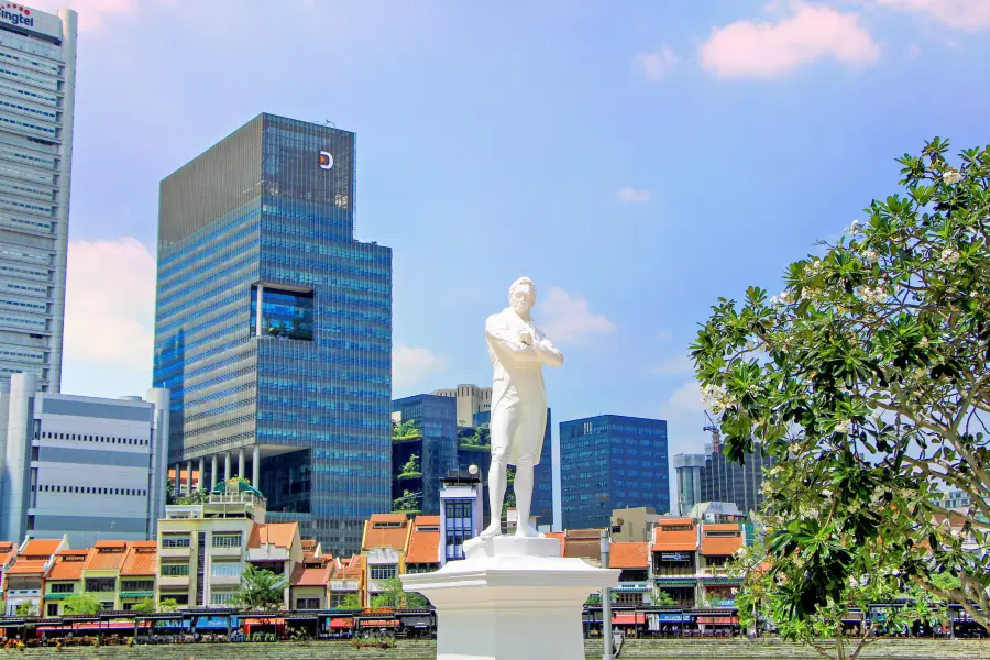 Statue of Raffles