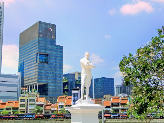 Statue of Raffles