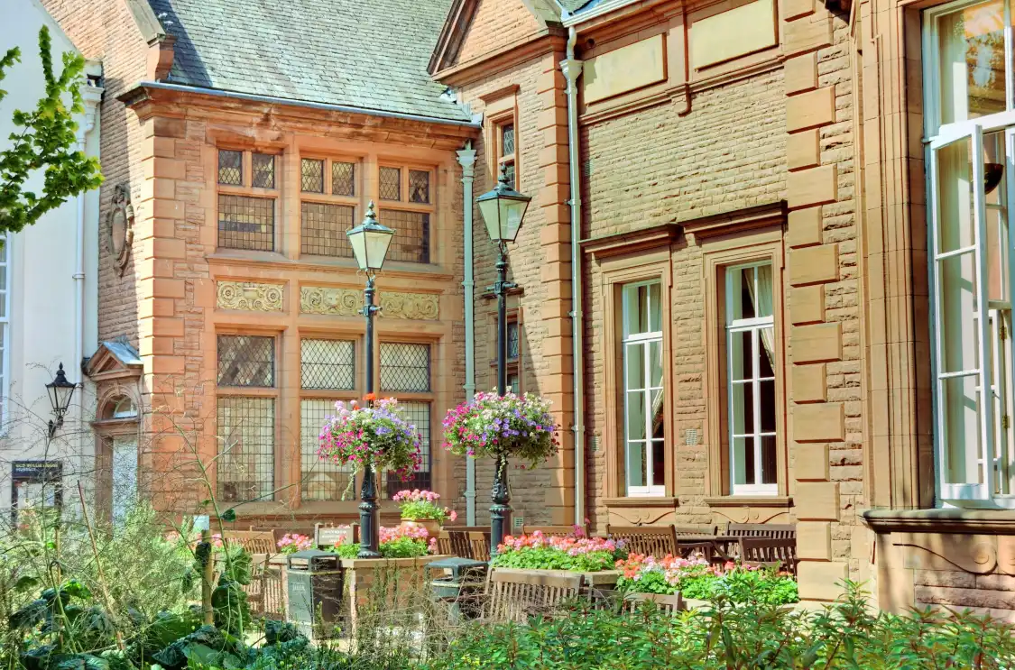 Hotels near Tullie