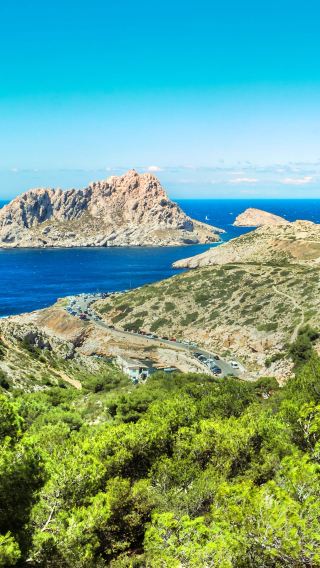 Place aux Huiles + Parc national des Calanques day tour