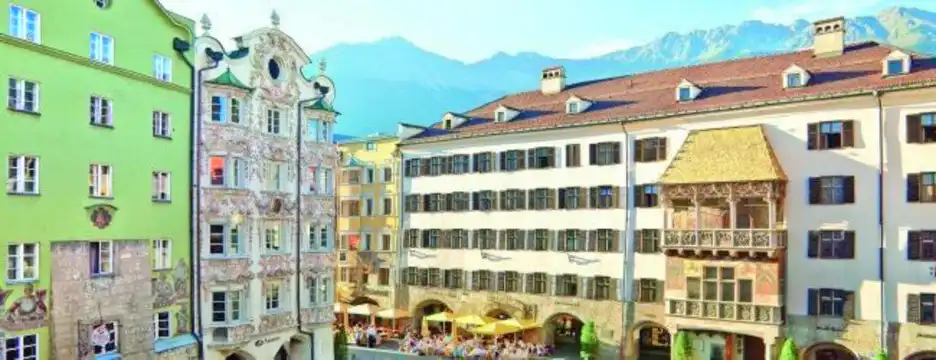 ヘルブリング・ハウス周辺のホテル