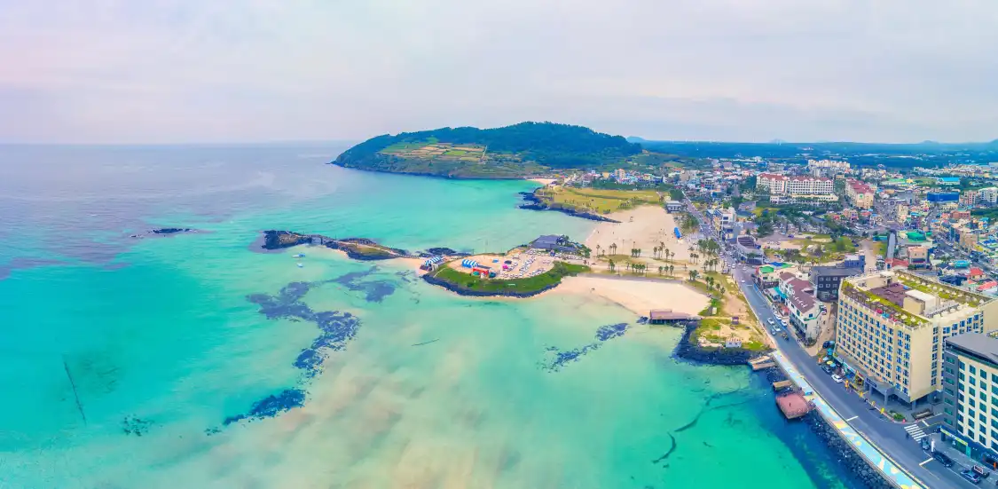 Hotels near Hamdeok Beach