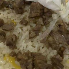 盛添抓饭肉汤馆 User Photo