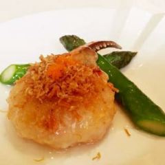 ZI YAT HEEN User Photo