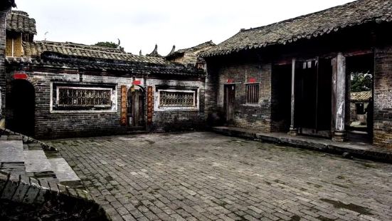 大芦村民俗风情旅游区景色优美，风景迷人，建筑风格独特魅力，有