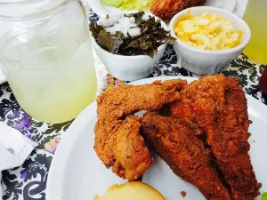 Les Sisters' Southern Kitchen & BBQ