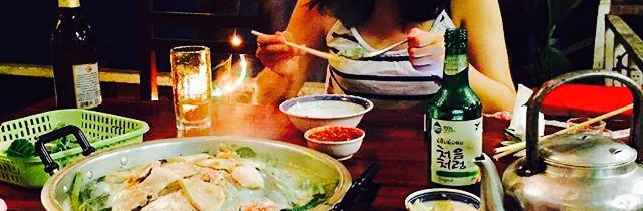 Peeping Som's Bar and Restaurant