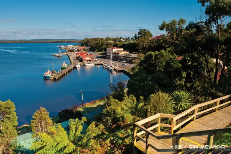 Hotels in Strahan