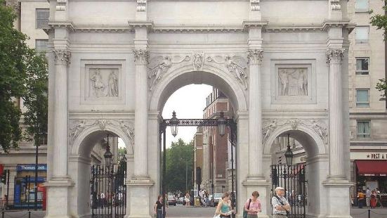 倫敦的眾多景點中，Marble Arch應該算是一個。這個將