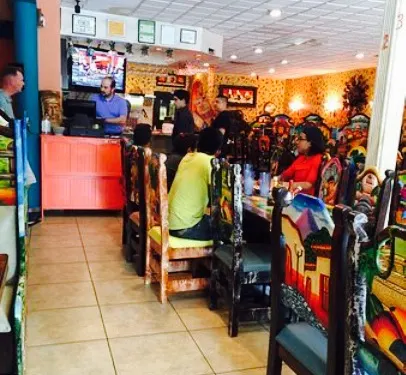 Los Tres Hermanos Bar & Grill