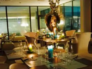 Aqua Food & Wine