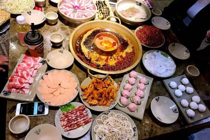 小龙坎老火锅(东坡外滩店)