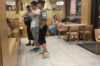 华莱士·全鸡汉堡(红门路店)