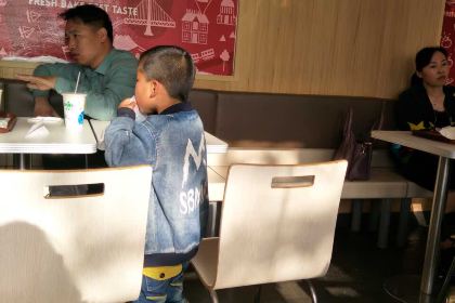 华莱士·全鸡汉堡(人民路店)