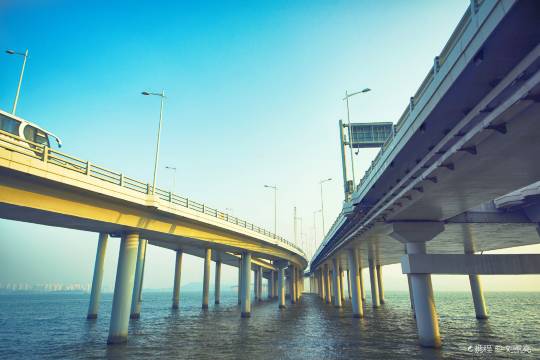 深圳灣大橋+深圳灣公園+深圳大學城+東湖公園+深圳歡樂海岸一日遊