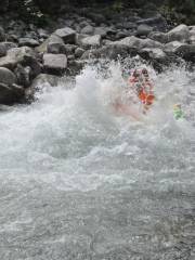 Rafting in Shunhuang Mountain